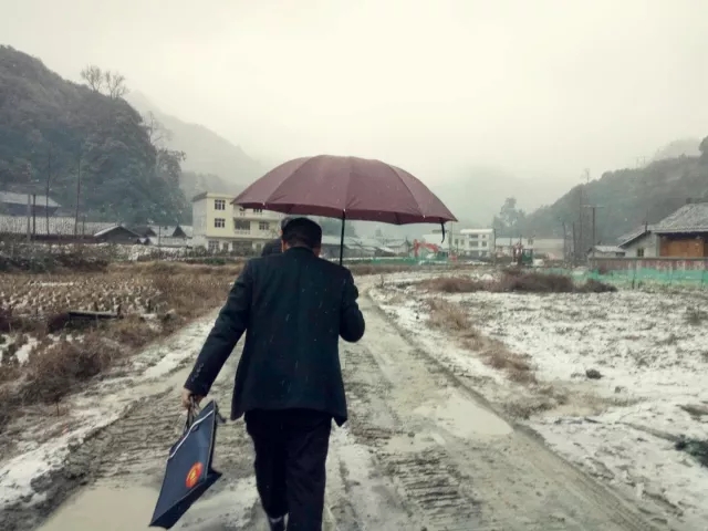 松桃2018年第一场雪，下得那么认真~只想为你一直奔走到白首.....