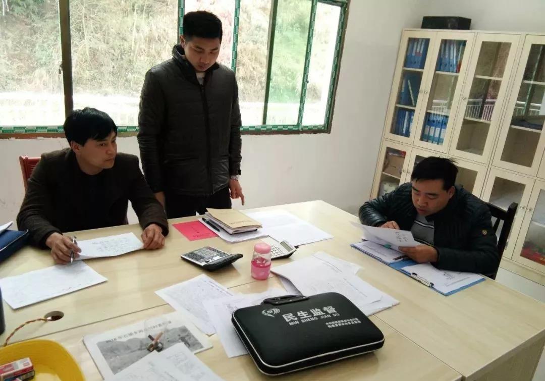 乡镇传真石梁乡纪委深入各村督查脱贫攻坚作风建设情况