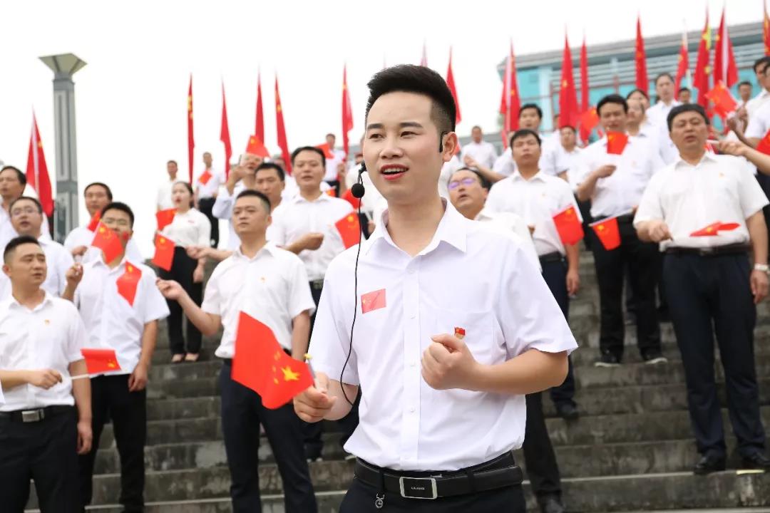 一份最深情的告白丨松桃纪委监委拍摄快闪我和我的祖国