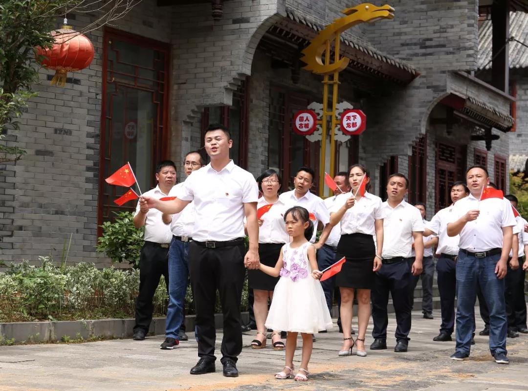 一份最深情的告白丨松桃纪委监委拍摄快闪我和我的祖国