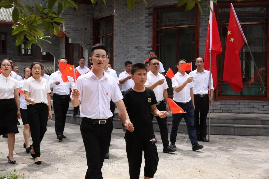 一份最深情的告白丨松桃纪委监委拍摄快闪我和我的祖国