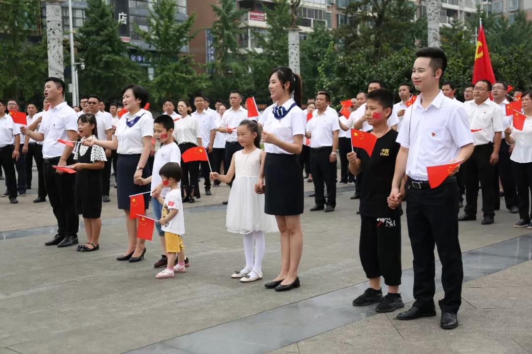一份最深情的告白丨松桃纪委监委拍摄快闪我和我的祖国