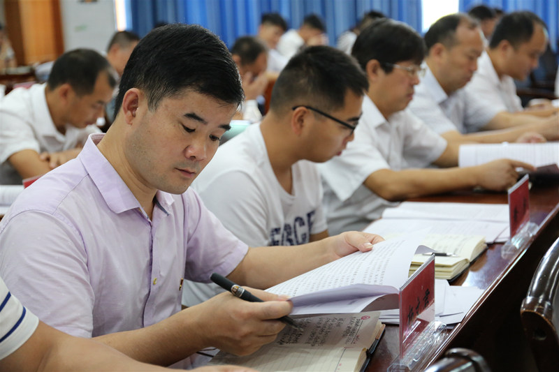 “不忘初心、牢记使命”主题教育松桃纪委监委“四学”确保主题教育实效