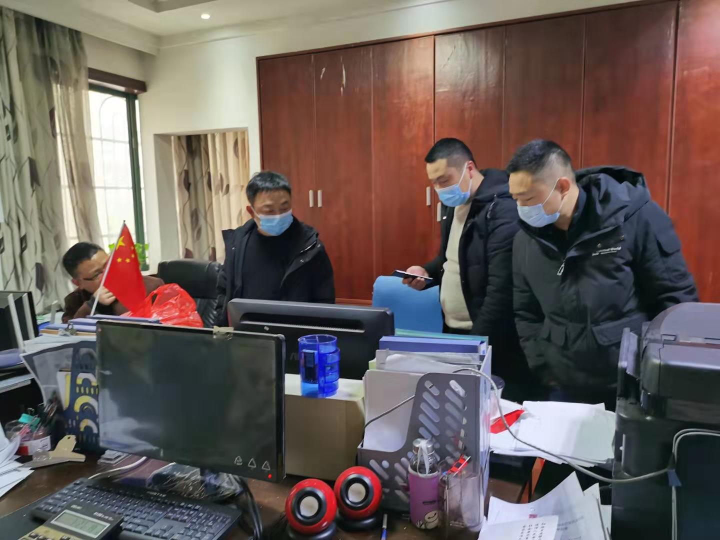 防控疫情一线开展督查，松桃纪检监察干部在行动