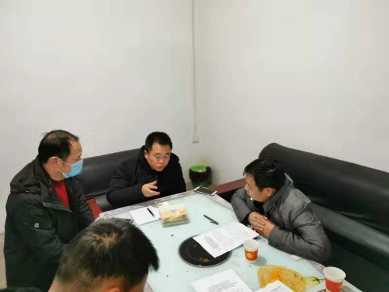 防控疫情一线开展督查，松桃纪检监察干部在行动