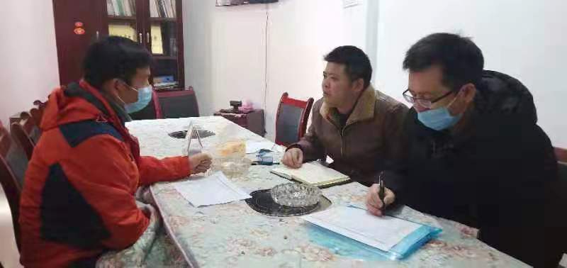 防控疫情一线开展督查，松桃纪检监察干部在行动