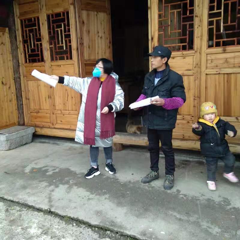 防控疫情一线开展督查，松桃纪检监察干部在行动