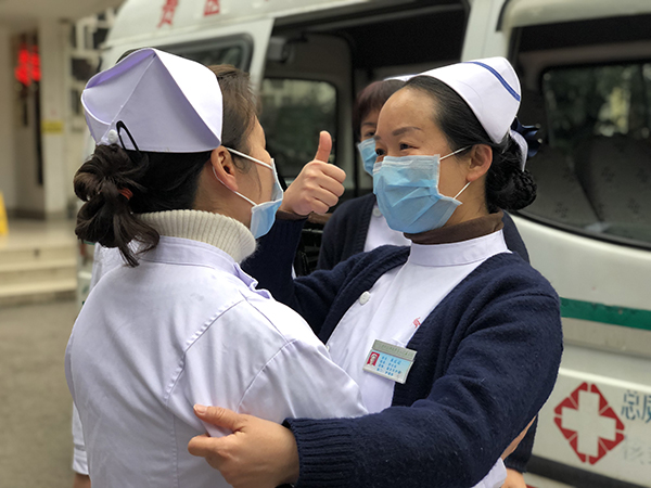 贵州省卫生健康系统第一批援鄂医疗队137名队员启程出征