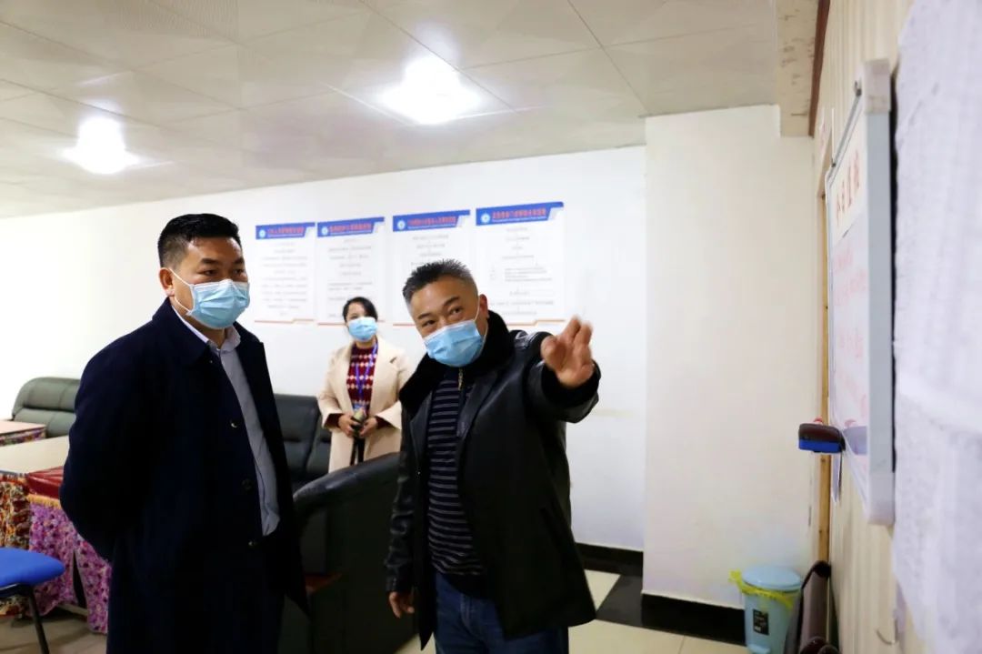 胡定钦督导疫情防控工作并慰问援鄂医护人员家属