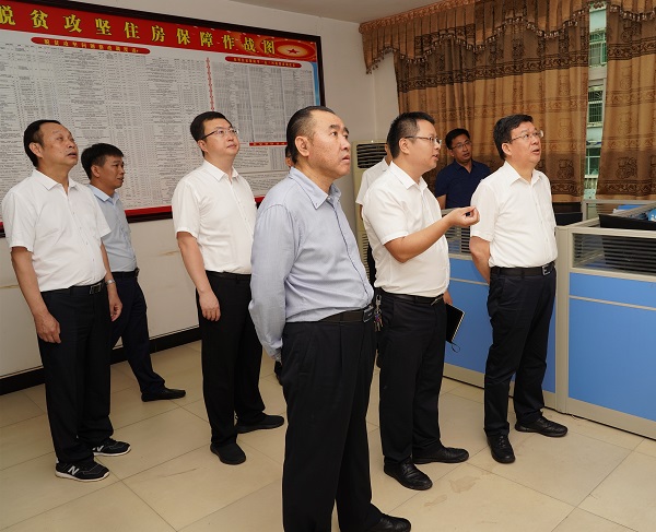 夏红民到从江宣讲全国“两会”精神  督战调研脱贫攻坚工作