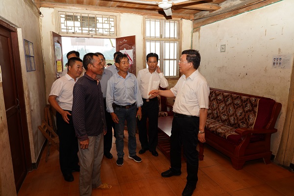 夏红民到从江宣讲全国“两会”精神  督战调研脱贫攻坚工作