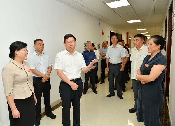 夏红民在调研省直派驻机构创新开展监督工作时强调  把“驻”的优势更加充分发挥出来  推动派驻监督高质量发展