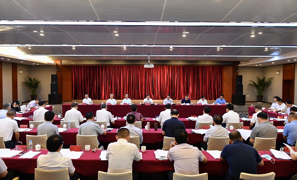 夏红民在调研省直派驻机构创新开展监督工作时强调  把“驻”的优势更加充分发挥出来  推动派驻监督高质量发展