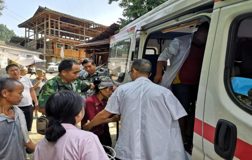 扶贫故事︱苗寨里的“自家人”