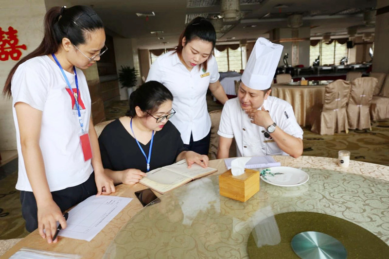 松桃纪委监委专项整治“升学谢师宴”