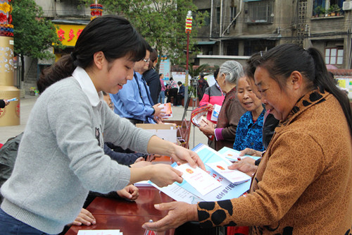 纪检人·镜头学习宣传监察法我们在行动