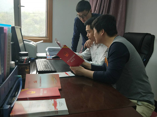 纪检人·镜头学习宣传监察法我们在行动