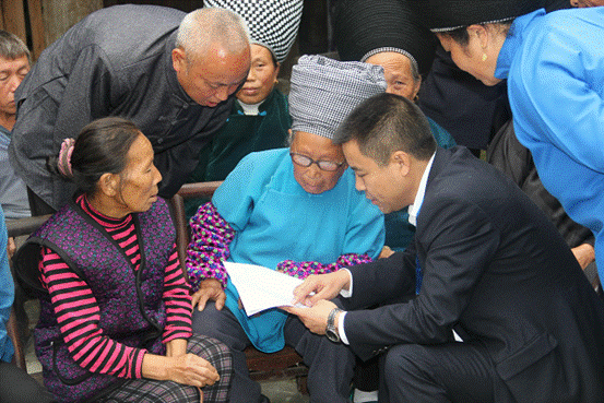 镜头|| 精准监督在乡村