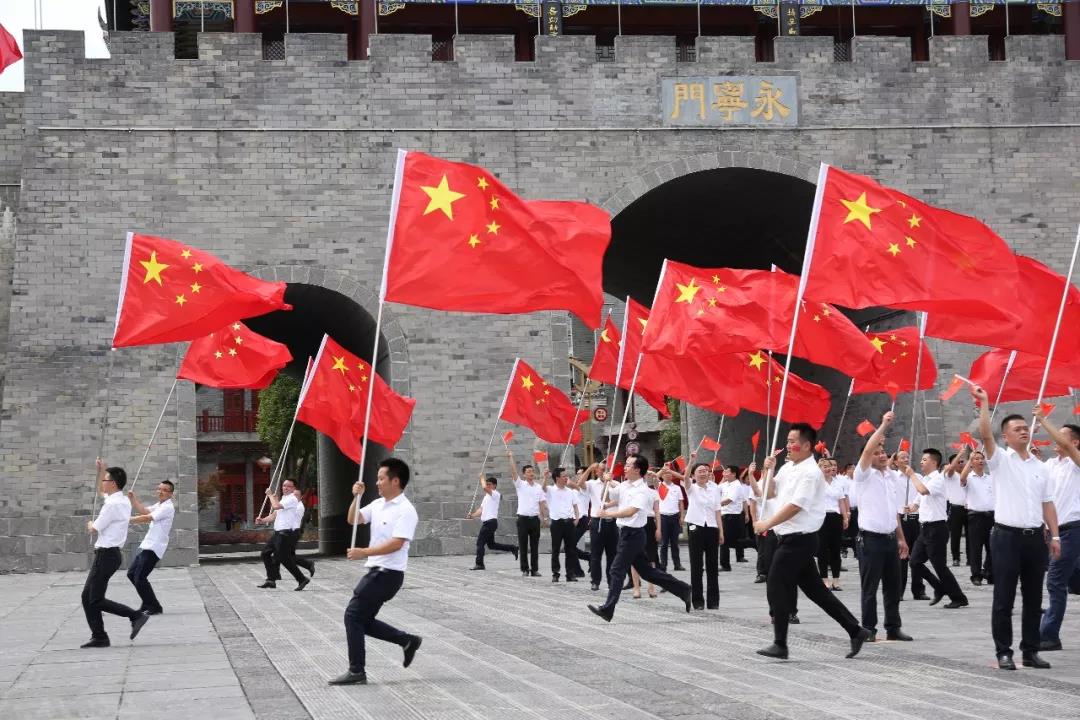 镜头 || 松桃纪委监委拍摄快闪我和我的祖国