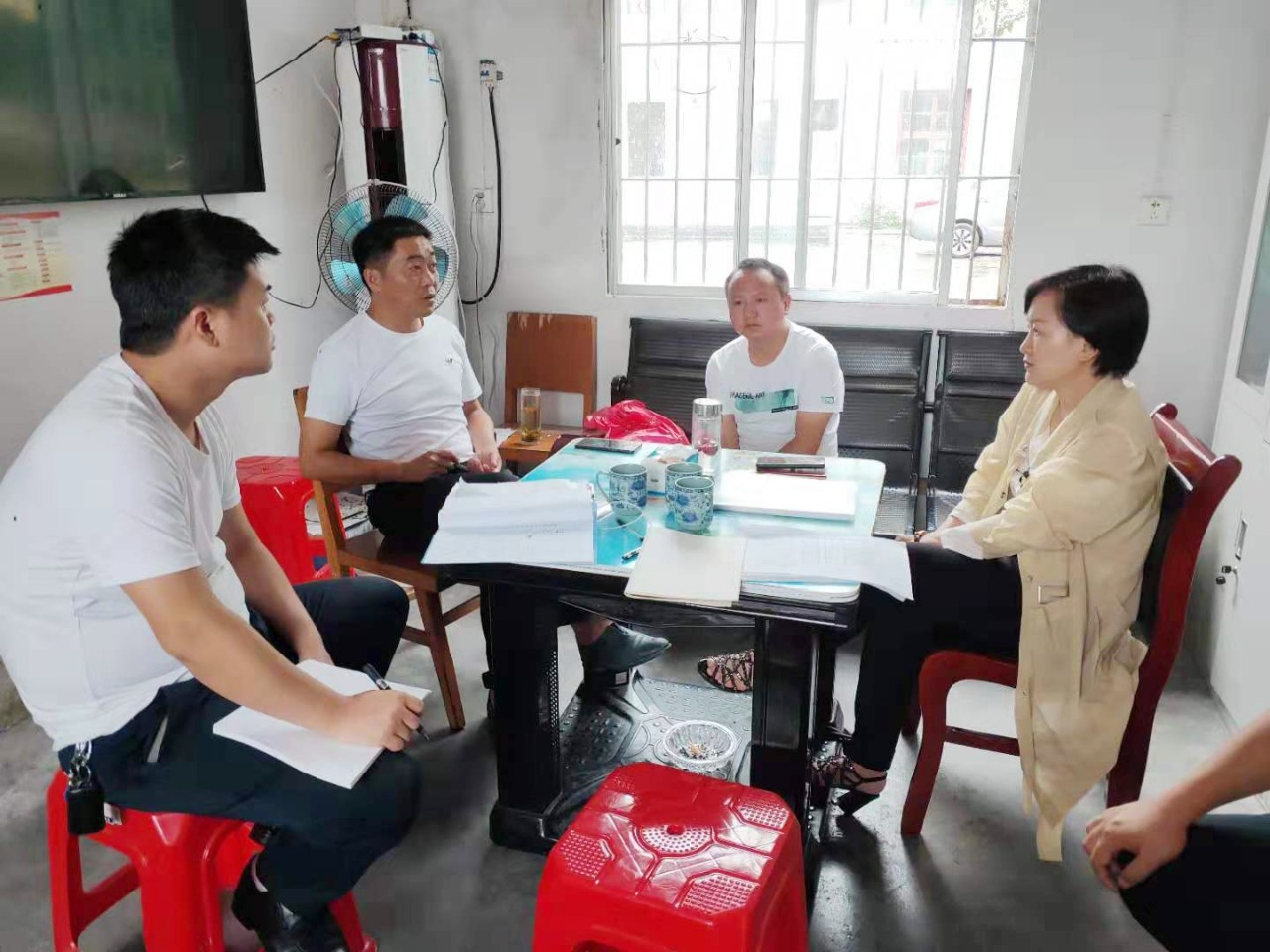 镜头 || 松桃纪委监委开展脱贫攻坚专项监督检查