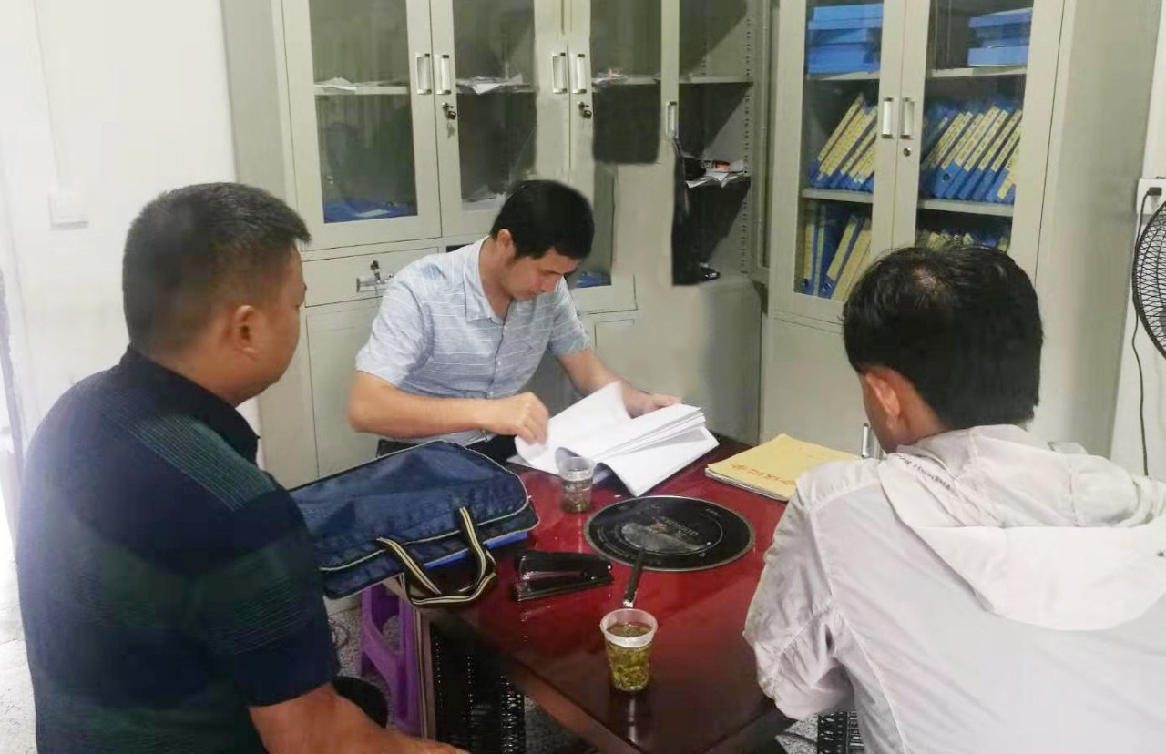 镜头 || 松桃纪委监委开展脱贫攻坚专项监督检查