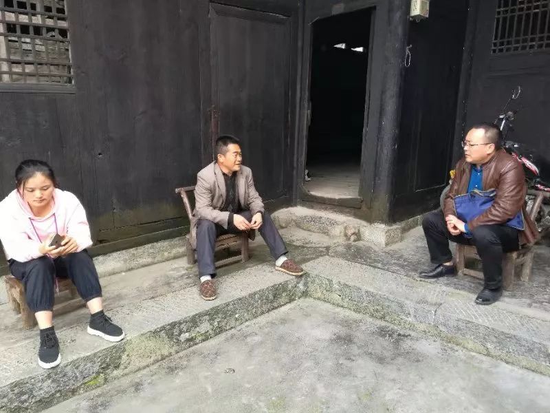 聚焦脱贫攻坚镜头|松桃纪委监委专项督查脱贫攻坚作风问题