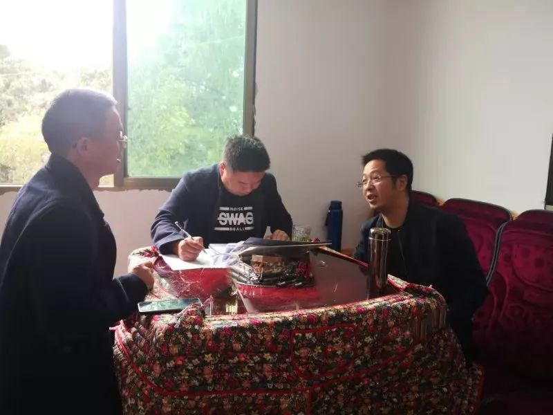 聚焦脱贫攻坚镜头|松桃纪委监委专项督查脱贫攻坚作风问题