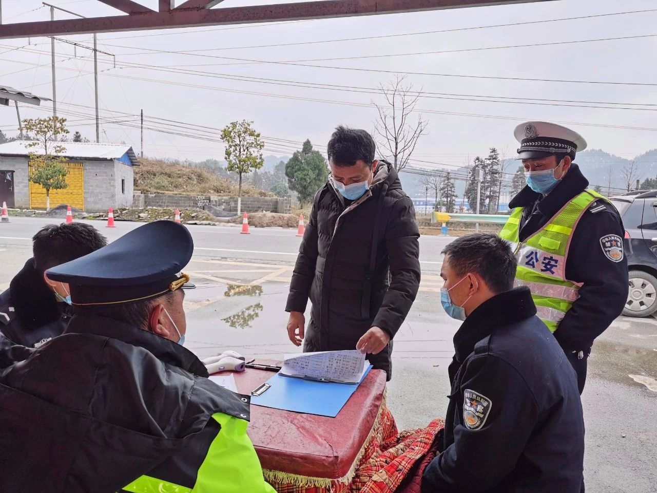 镜头| 面对疫情，松桃纪检监察干部奋战一线三