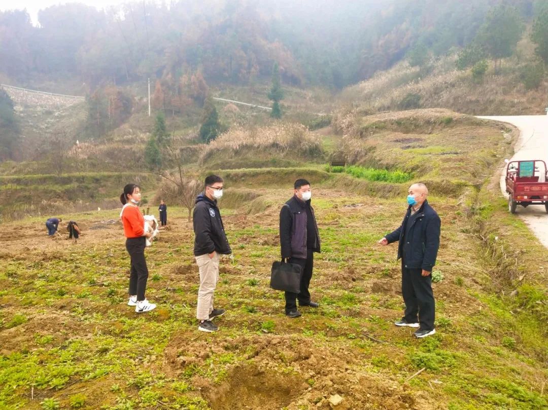 镜头| 松桃纪检监察机关为“两手抓”提供有力保障