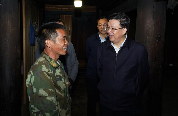 夏红民在从江县宣讲党的十九届五中全会精神并督战脱贫攻坚工作时强调 把学习贯彻全会精神同巩固拓展脱贫攻坚成果结合起来  全面推动经济社会高质量发展