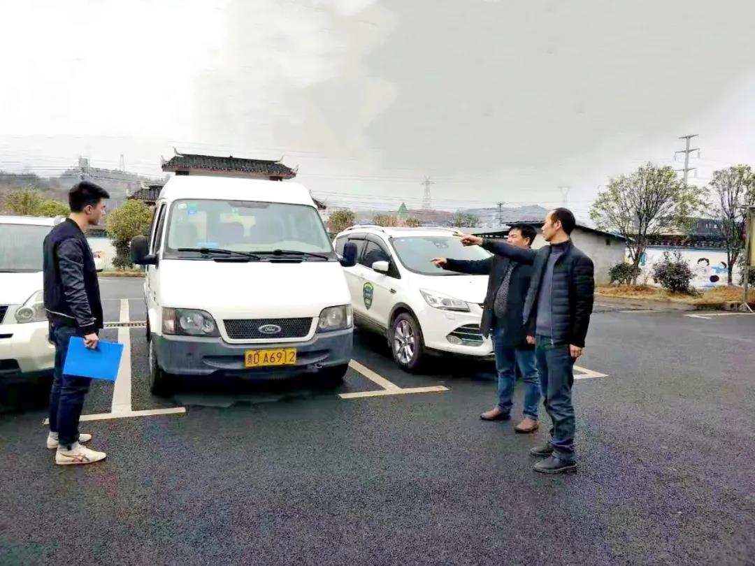 松桃春节期间纠治“四风”不停歇