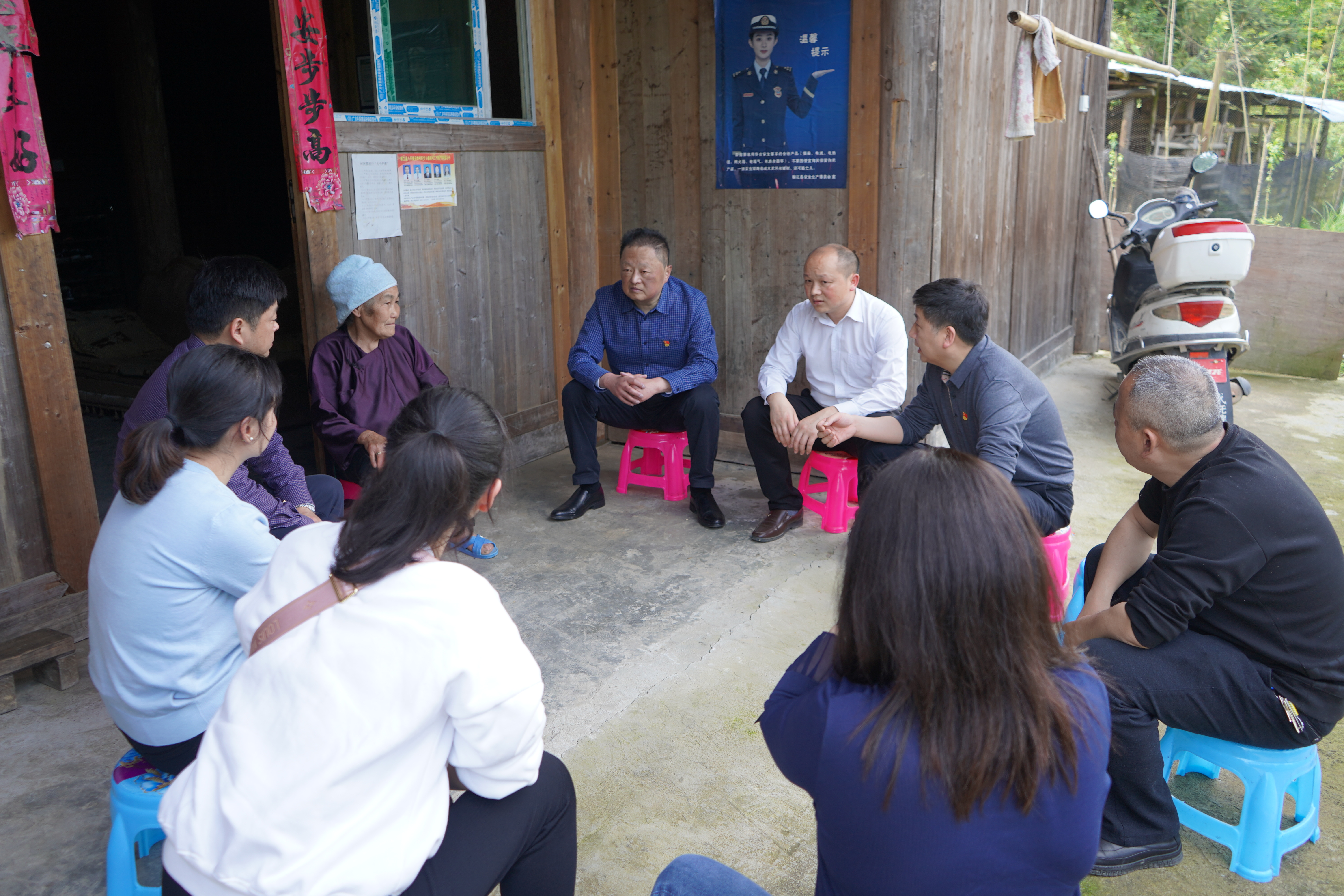镜头∣学史力行 以行践知