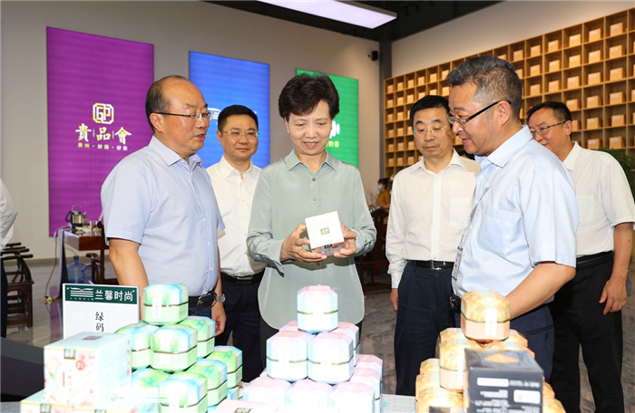 谌贻琴在遵义市湄潭县调研时强调： 深入学习贯彻习近平总书记视察贵州重要讲话精神  切实为群众办实事解难题 奋力推动乡村振兴开新局