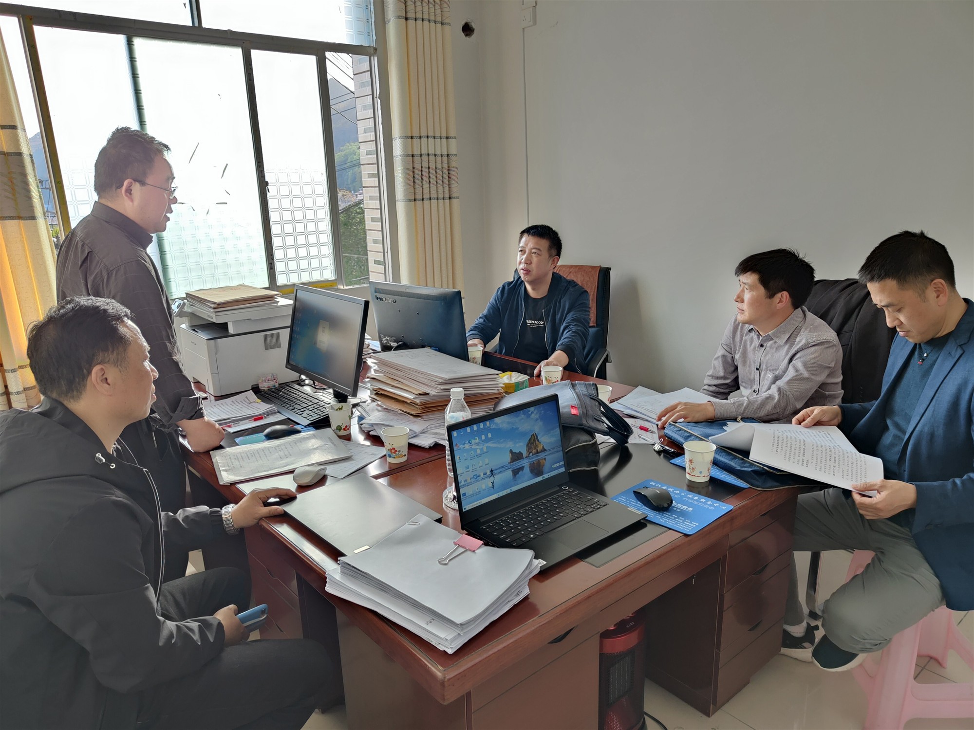 县委巡察办主任杨昌伦一行到平头镇指导督导巡察工作