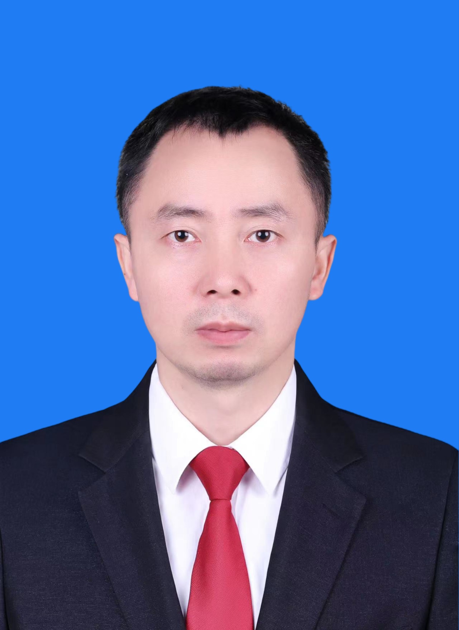 龙俊峰同志